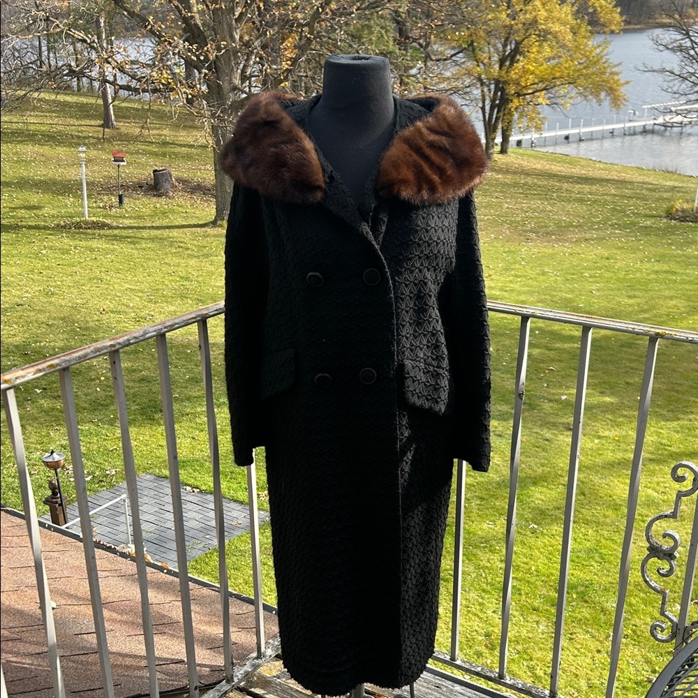 Vintage Hand Tailored Elegant Black Coat with Brown Mink Fur Collar